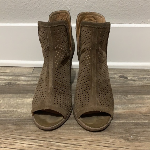 Lucky brand olive green Larise booties - Picture 4 of 8